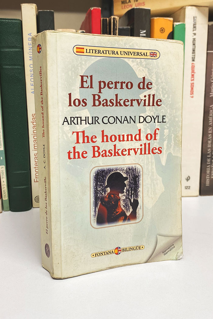 El perro de los Baskerville edición bilingüe Novela de Arthur Conan Doyle