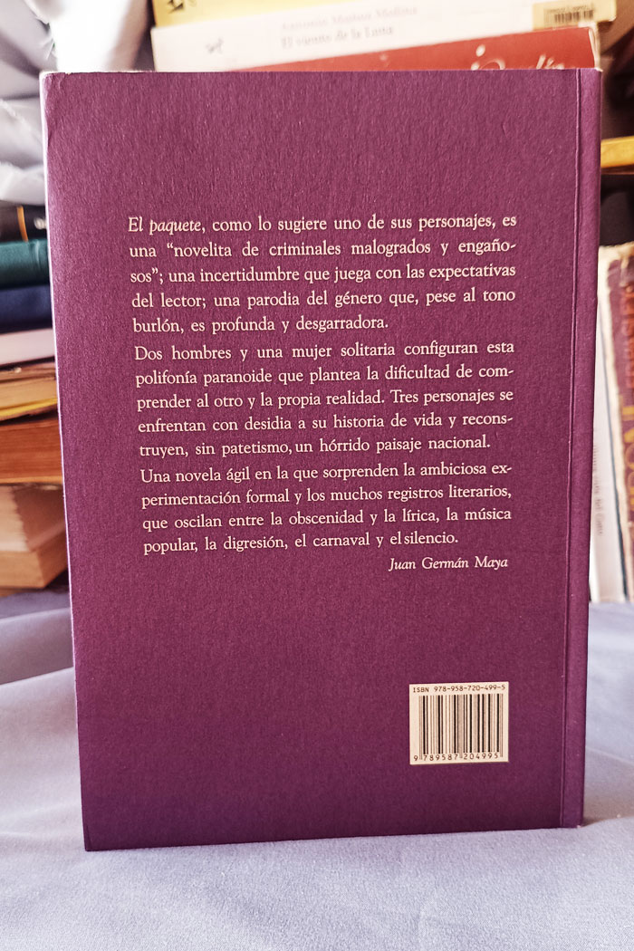 El paquete, libro de Sebastián Velásquez